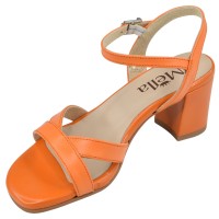 Sandales orange petite pointure – vue de face