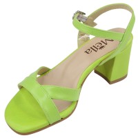 Sandales vert citron vert petite pointure – vue de face