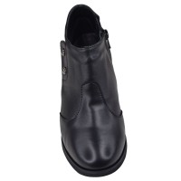 Vue de face des low boots femme Mella Italie 2519 en cuir lisse noir.