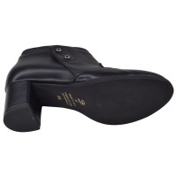 Semelle extérieure en caoutchouc des low boots femme Mella Italie 2519 en cuir noir.