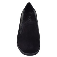 Vue de face des mocassins femme Mella Italie 2037 en daim noir