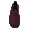 Vue de face des mocassins en daim bordeaux pour petites pointures